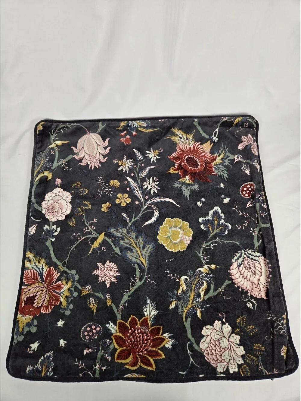 Ikea Nasselklocka Pillow Shams Black Velvet 20 X 20
